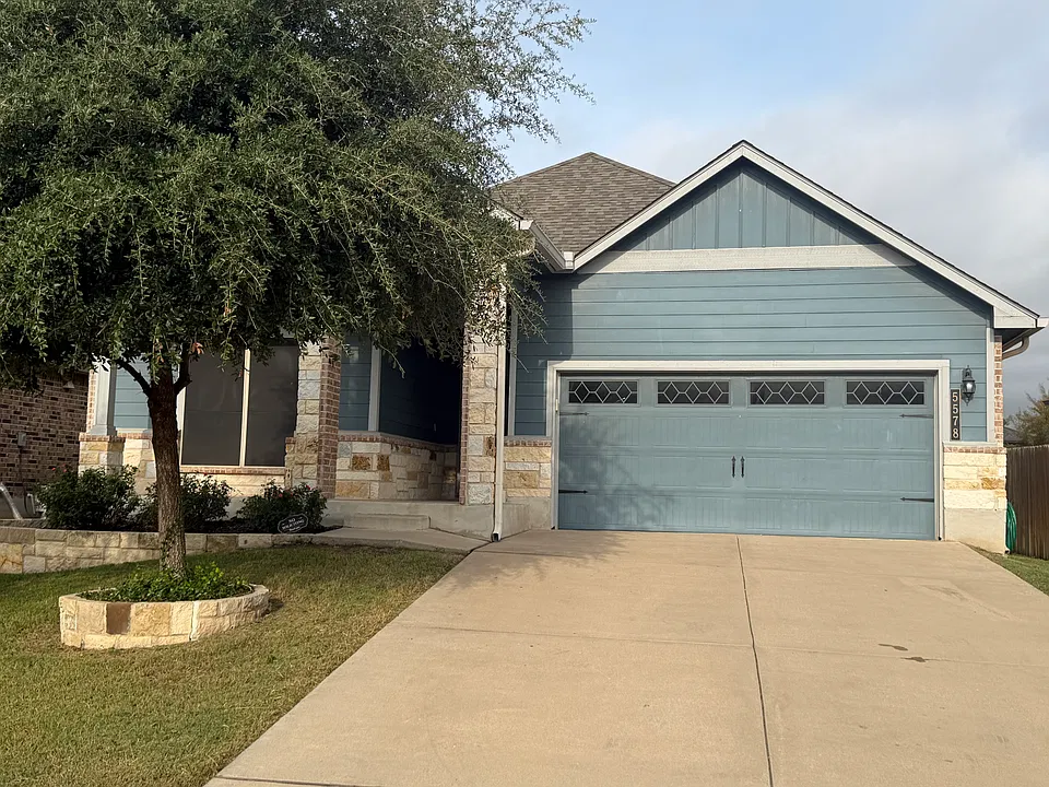 5578 Perdita Dr