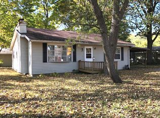 403 S West St, Mahomet, IL 61853