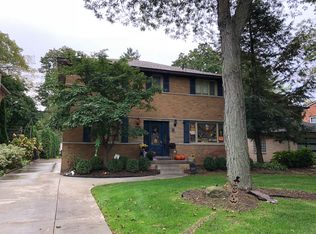 25860 Concord Rd, Huntington Woods, MI 48070