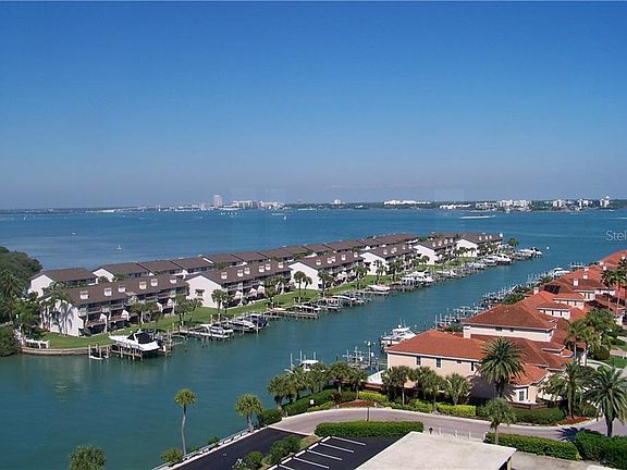 5th image of 1621 Gulf Blvd APT 1108