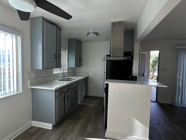 220 Alabama St #E — Photo 9