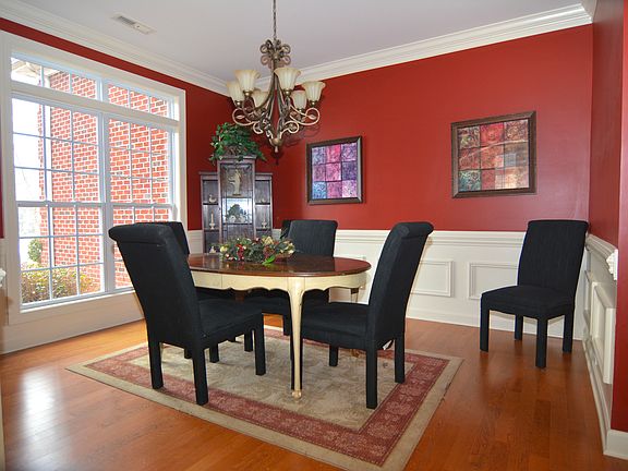 5th image of 9606 Royal Colony Dr