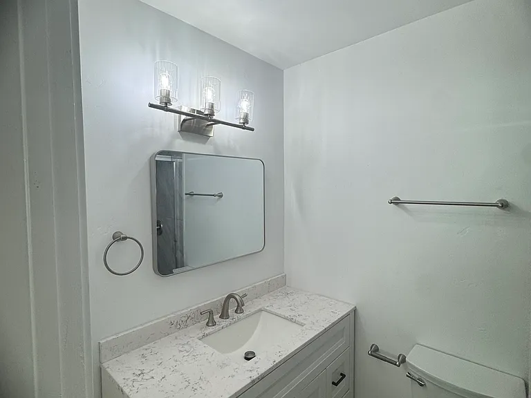 241 G St #F — Photo 19