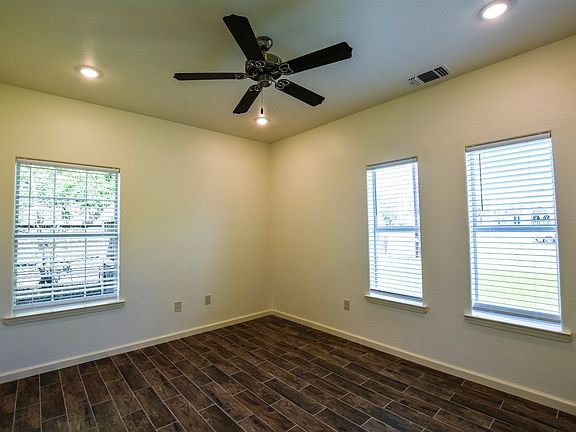 5th image of 714 Clay St Unit A