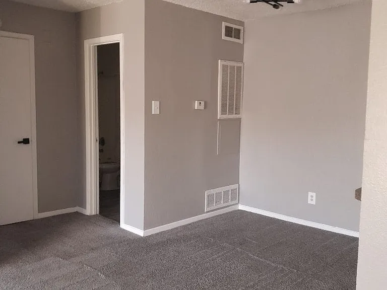 Saddle Ridge Apartments — Photo 44