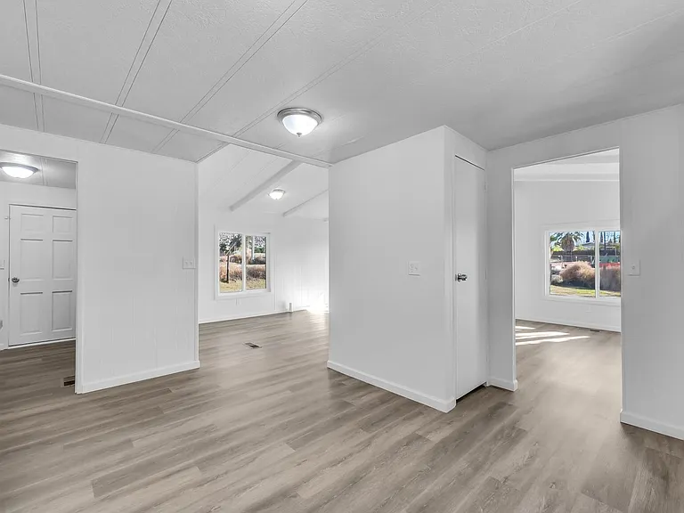 22450 Norris Ln — Photo 27