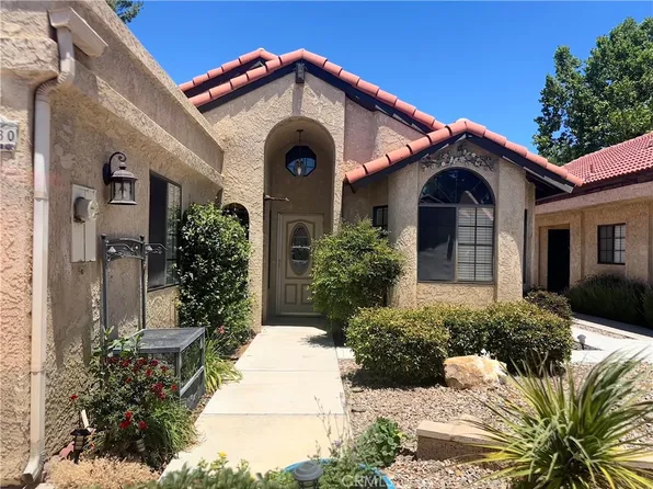 19080 Elm Dr, Apple Valley, CA 92308