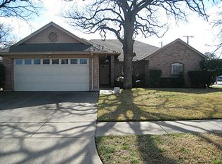 1027 Hunter Ridge Dr, Arlington, TX 76013