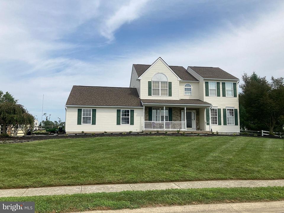 2nd image of 11 Brick Mill Cir