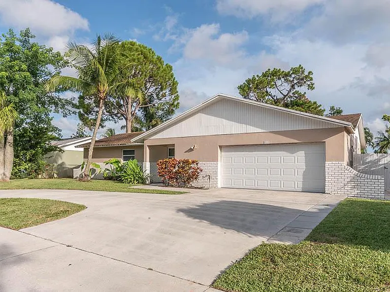 2712 Lake Ida Rd — Photo 5
