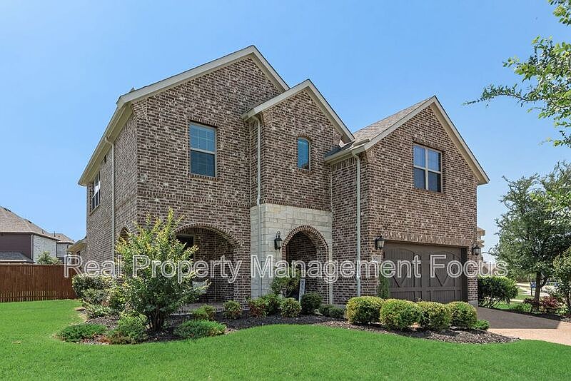 1st image of 2824 Village Creek St