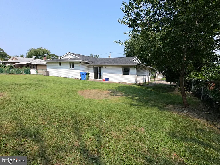 436 S Suffolk Dr — Photo 16