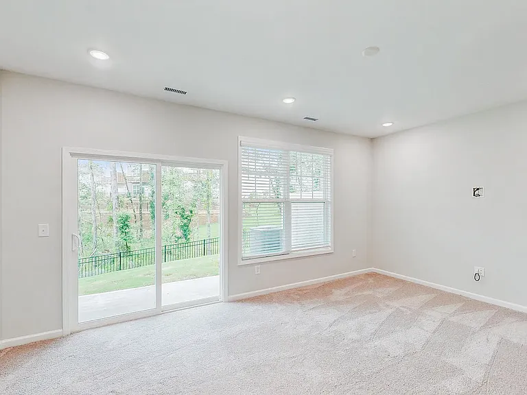 2721 Hunter Woods Dr — Photo 25