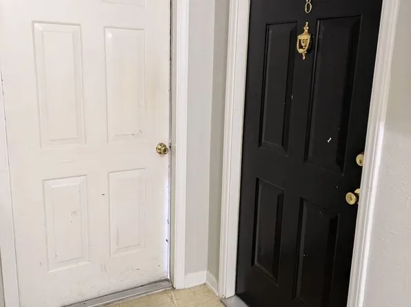 331 9th Avenue Dr NE APT 8, Hickory, NC 28601