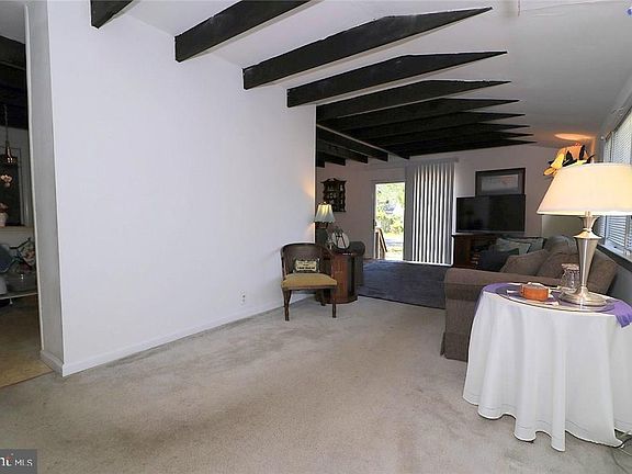 4th image of 604 Parkside Ave