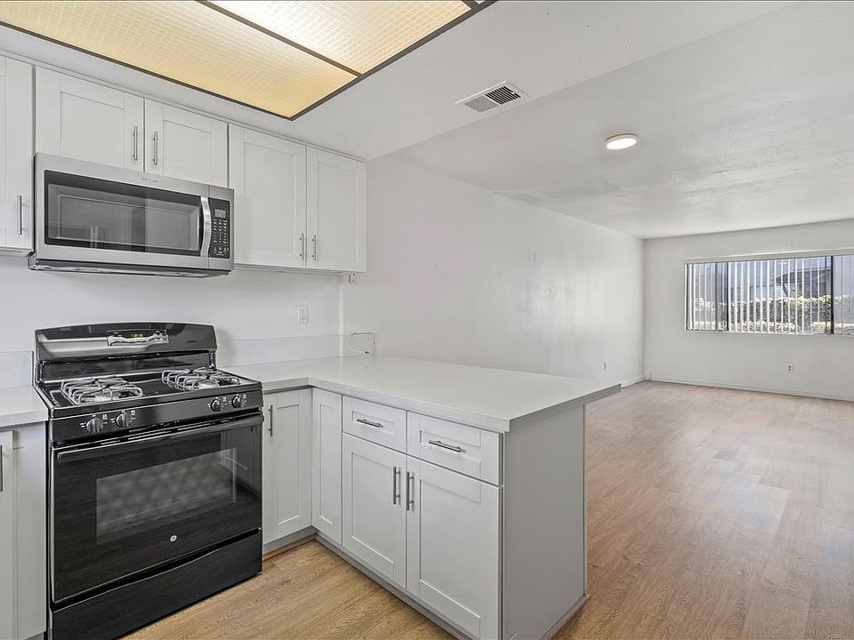 1st image of 1553 Dennis Pl APT B