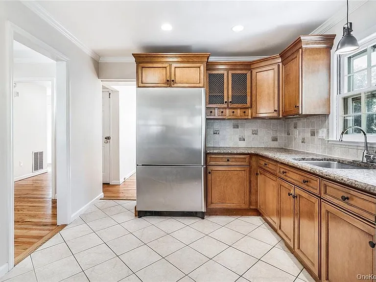 47 Wendt Ave — Photo 7