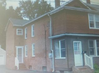 47 Oak St FL 2ND, Windsor Locks, CT 06096