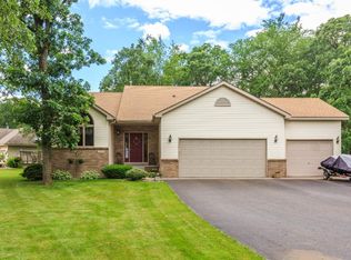 38378 Glacier Dr, North Branch, MN 55056