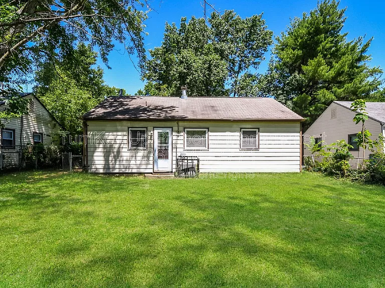 110 Paul Ave — Photo 14
