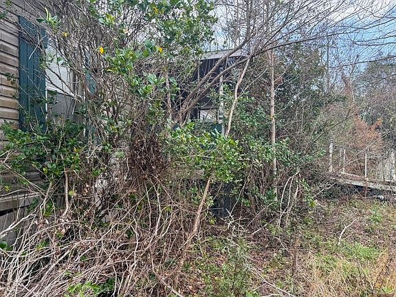 4th image of 1768 Pinewood Rd