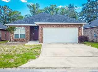 557 Valparaiso Pkwy, Valparaiso, FL 32580