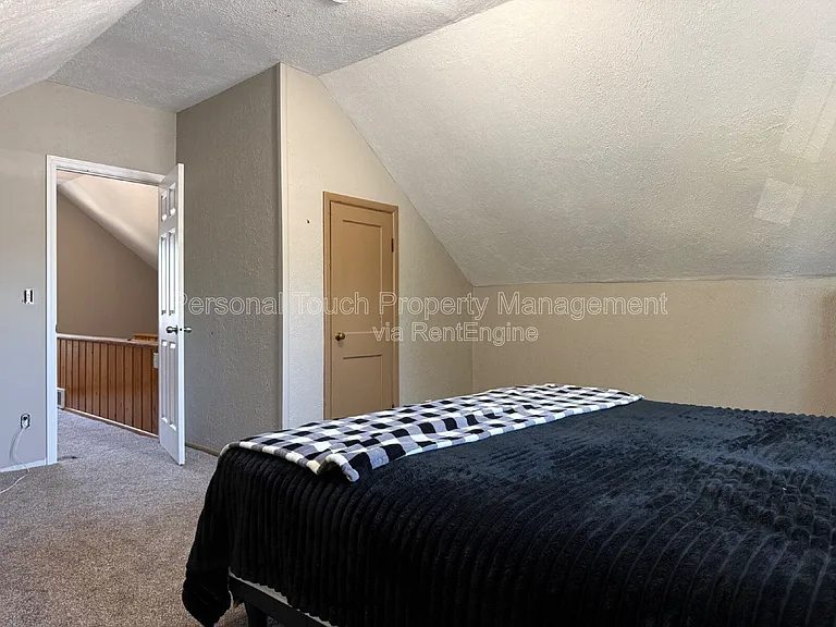 413 22nd St S — Photo 24
