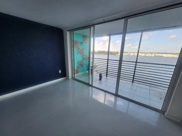 1175 NE Miami Gardens Dr #703E — Photo 3