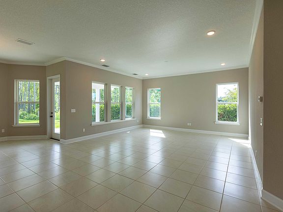 4th image of 135 Pine Manor Dr