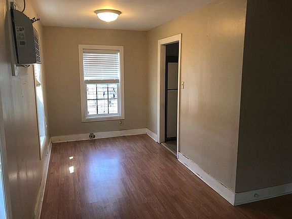 3rd image of 2809 N University Ave