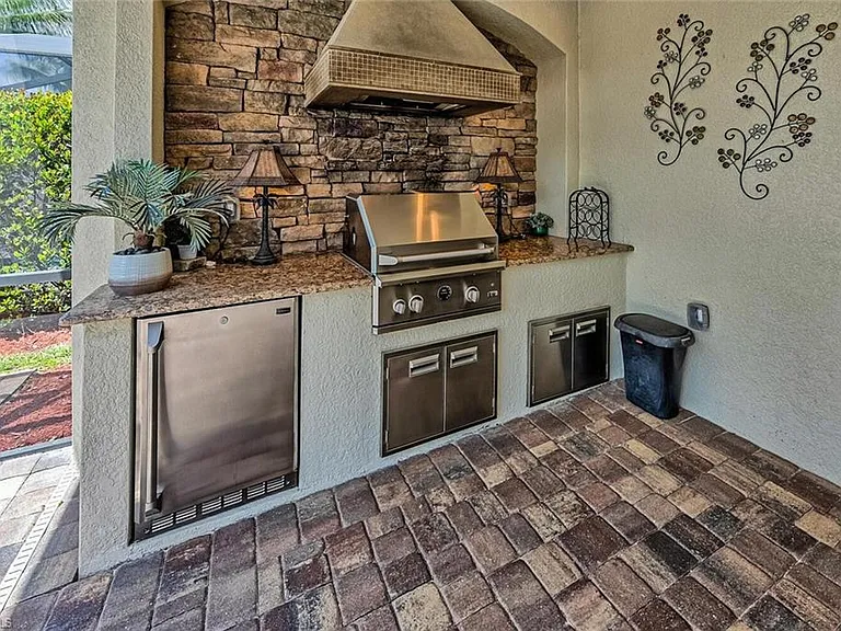 9415 Piacere Way — Photo 21