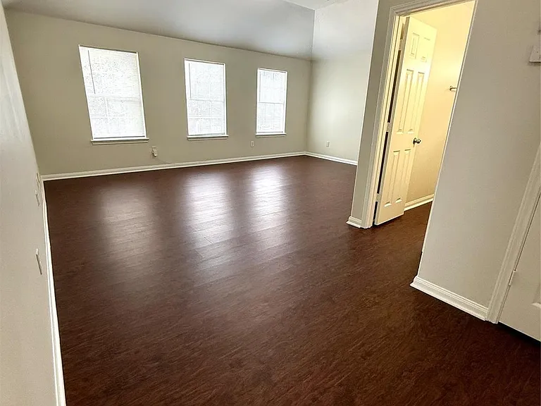 6023 Barany Ct — Photo 4