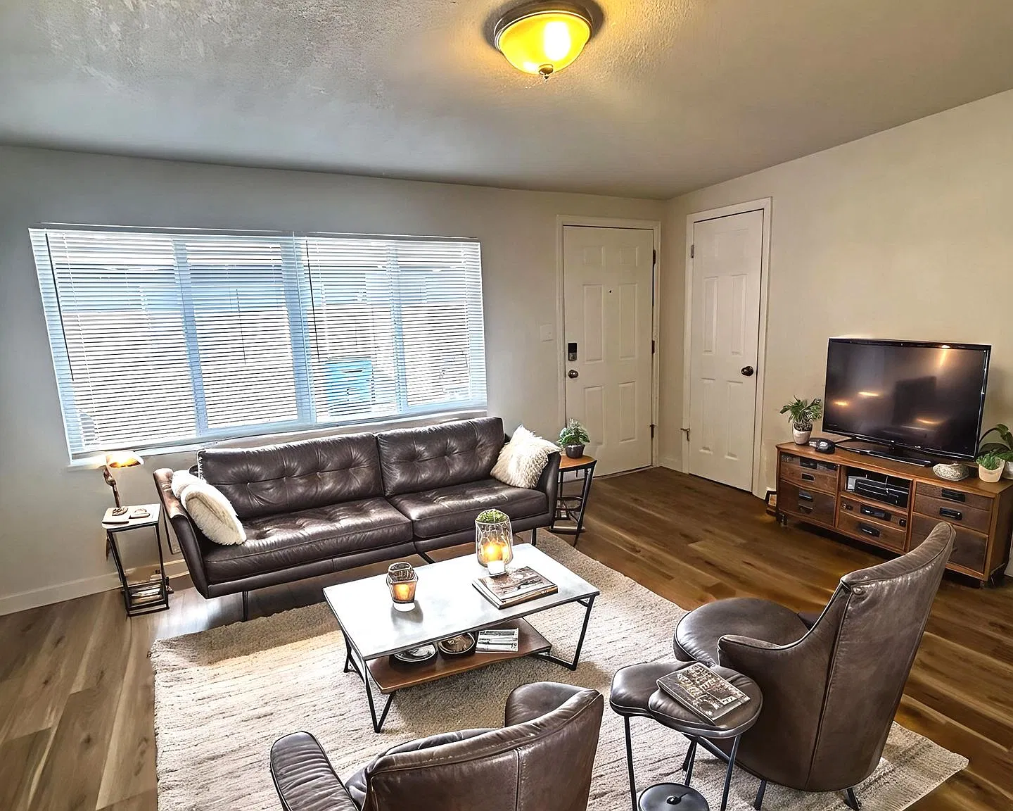 21 University Dr. — Photo 2