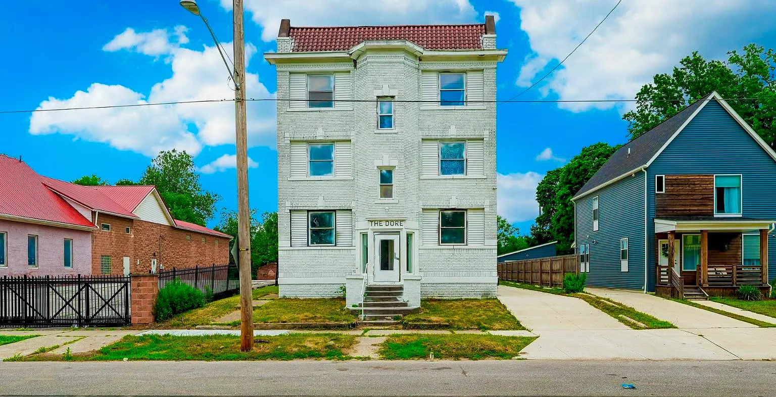 10703 Lee Ave — Photo 1