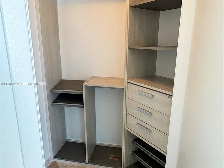 88 SW 7th St #3012 — Photo 7