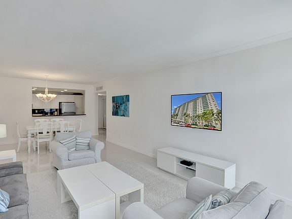 5th image of 19390 Collins Ave APT 1114
