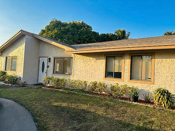 3rd image of 7801 SW 8th Street