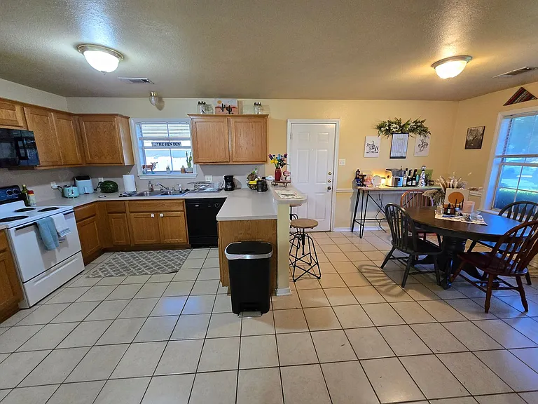 2820 Hard Rock Cir — Photo 4