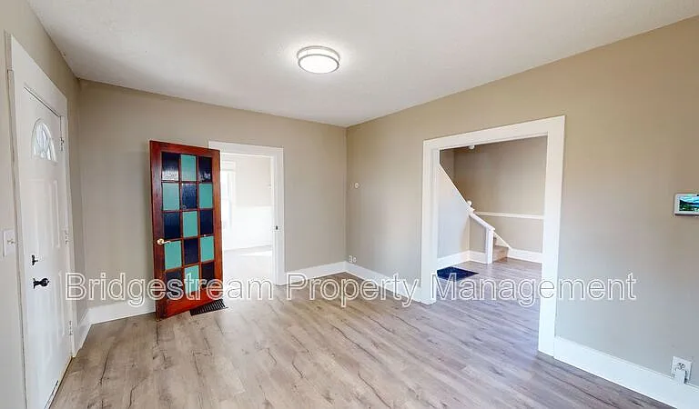 2029 Brookline Ave — Photo 2