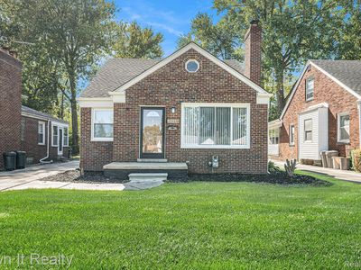 21138 Huntington Ave, Harper Woods, MI, 48225
