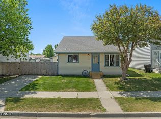 1719 29th St W, Williston, ND 58801