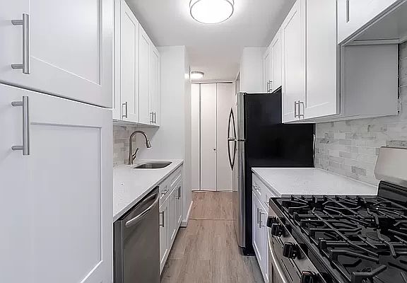 4th image of 363 E 76th St APT 8H