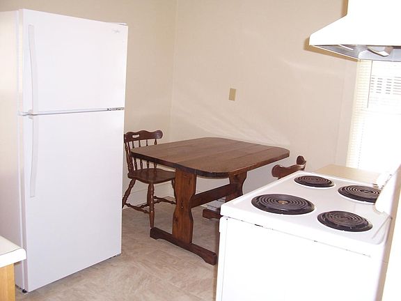 Kitchen 9' x 11'