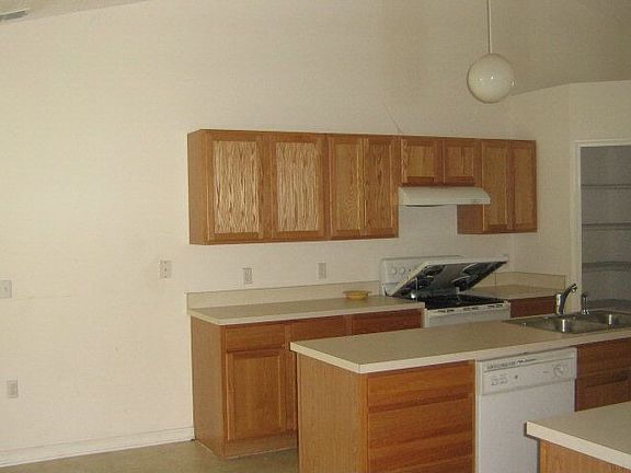 2nd image of 54 Langdon Dr