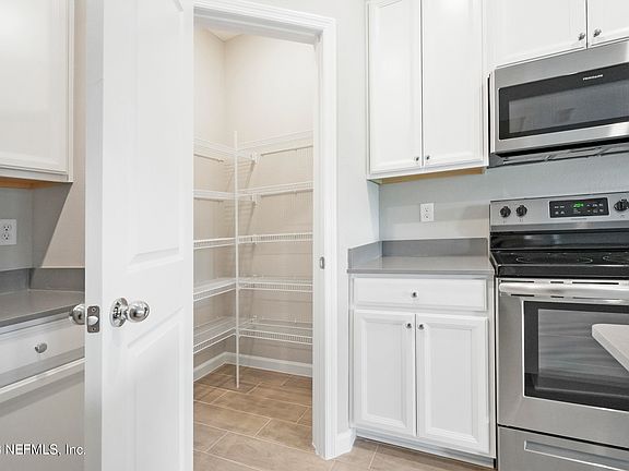 4th image of 12904 JOSSLYN Lane