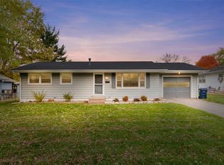 1106 Raney St, Hiawatha, IA 52233