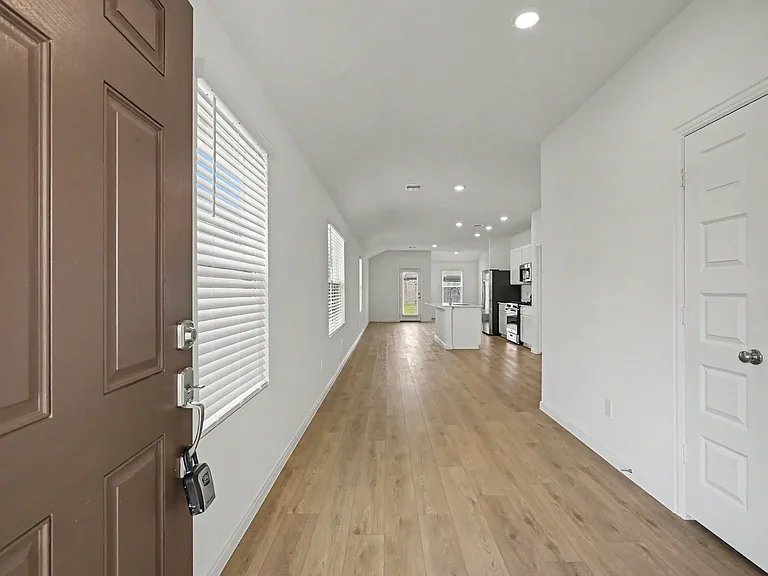 25260 Leather Leaf Ct — Photo 3