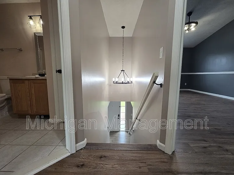 684 Glenlivet St — Photo 31