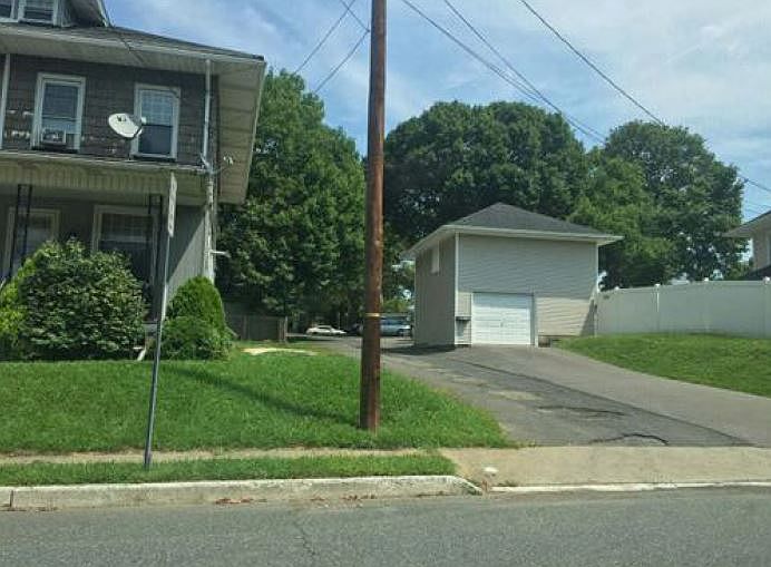 2nd image of 109 S 2nd St
