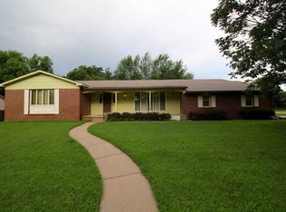 1975 N Hazlett St, El Dorado, KS 67042